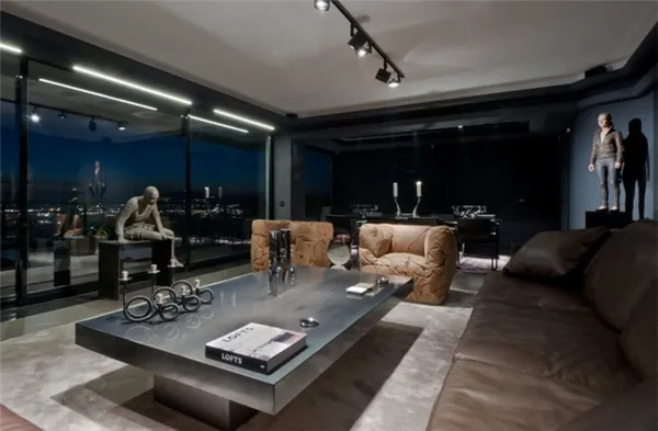 dramatic-and-luxurious-apartment-in-dark-colors-4-1200x787