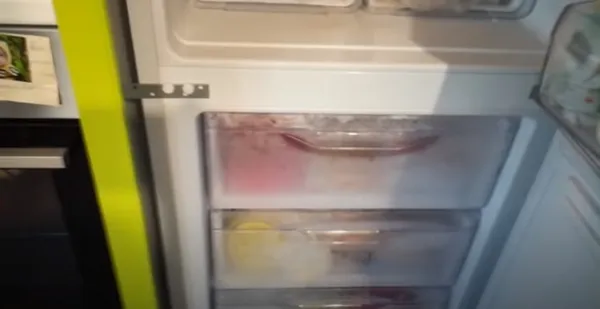 встроить невстраиваемый холодильник