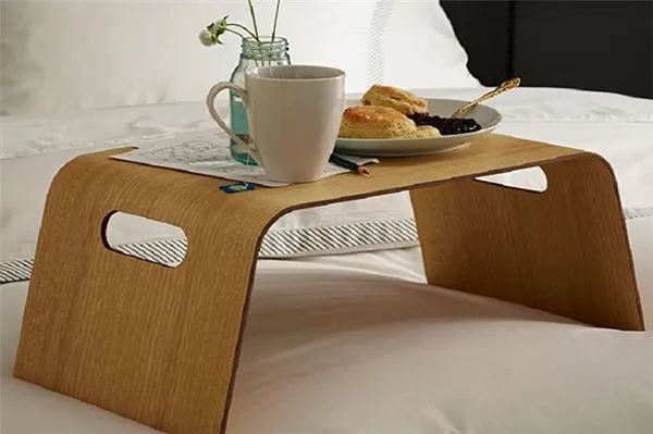 Разновидности столиков в кровать, их особенности и функциональность. Как называется столик для завтрака в постель. 6