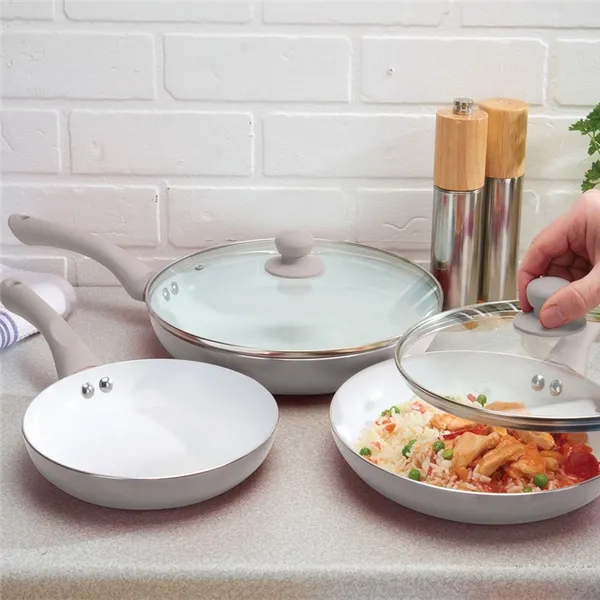 Как отмыть сковородку снаружи и внутри: 6 советов и лайфхаков для разных сковород