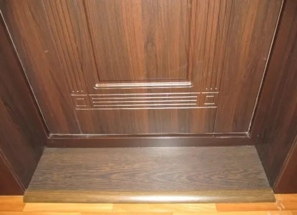 Отделка порога входной двери частного дома. Как сделать порог у входной двери. 3