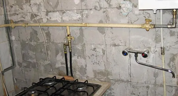перенос газовых труб на кухне
