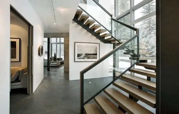 Металлические лестницы в доме на второй этаж - фото