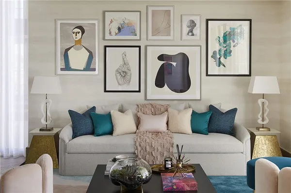 Оформление стены над диваном: лучшие дизайнерские идеи. Как оформить стену над диваном в гостиной фото. 7
