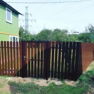 забор из штакетника