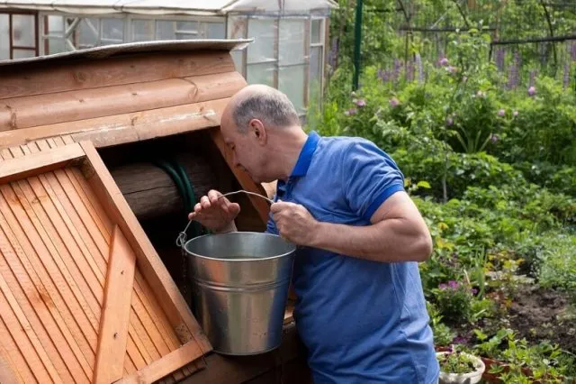 уровень воды в колодце