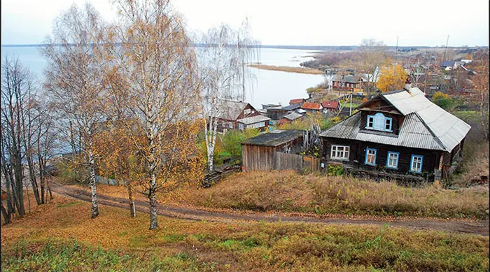 Почему лучше не покупать дома и участки в заброшенных деревнях?